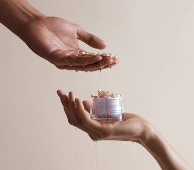 Cápsulas hidratantes con antioxidantes para reparar y fortalecer la piel en invierno